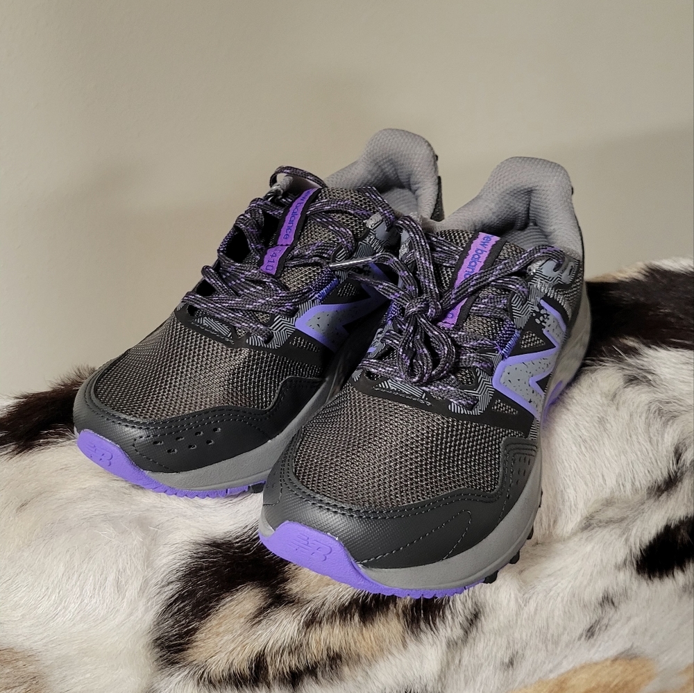 new balance T410
